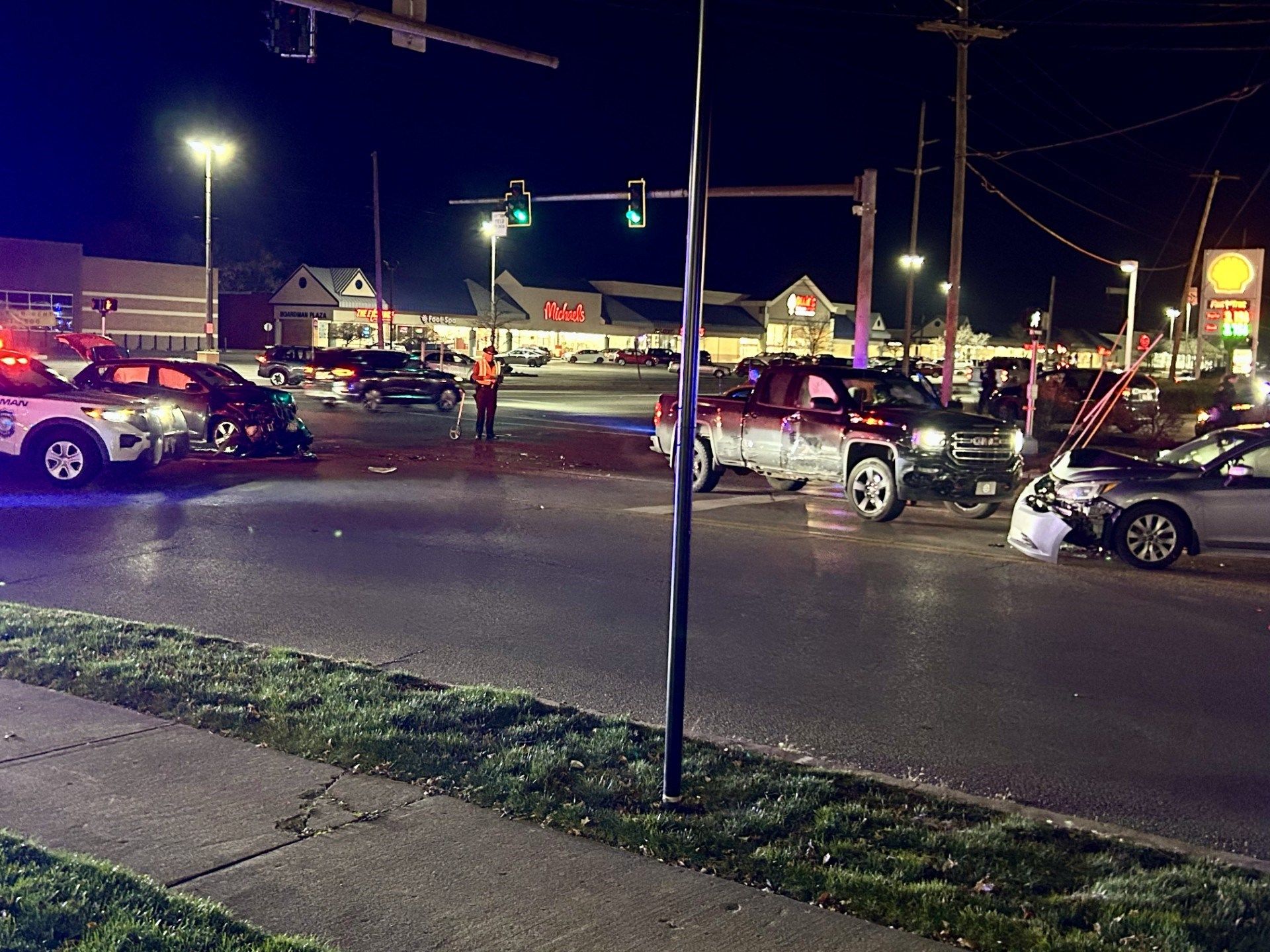 Crews respond to three-car crash in Boardman, road now reopened