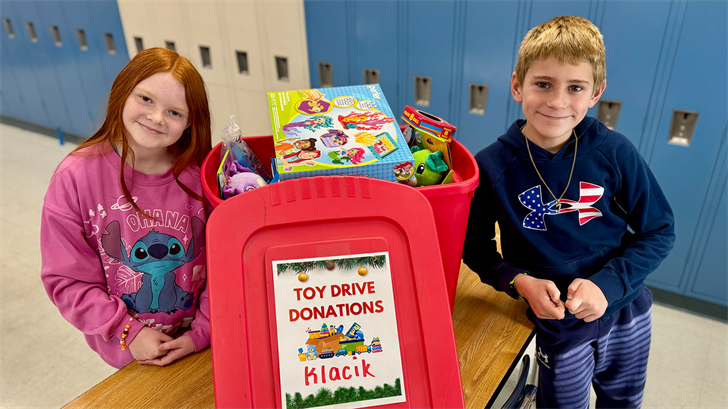 Fourth grade Leetonia students Lilly Cottrell and Brayden Huston assisted in the toy drive