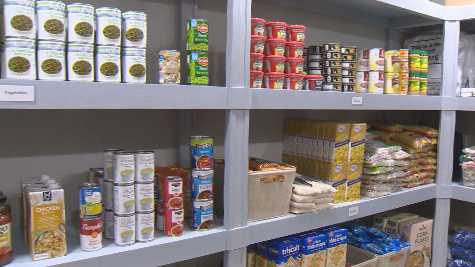 Emergency food pantry opens in Hermitage to fill “the gaps” when other help is closed