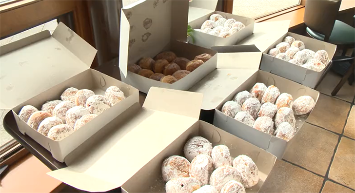 Deli owner sees increase in customers during Fat Tuesday sale