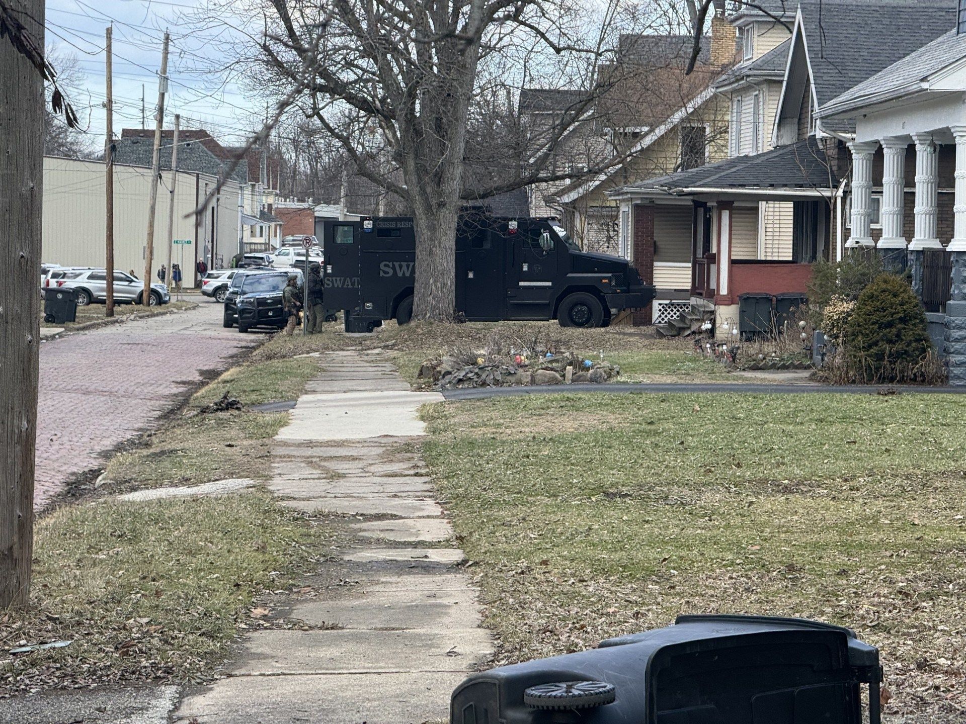 VIDEO: Police detain one person following apparent standoff in Warren