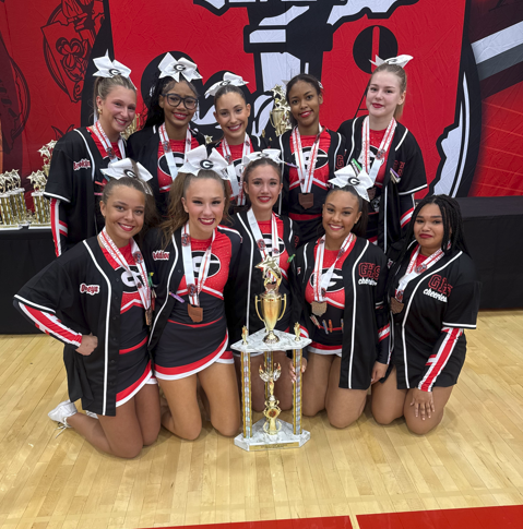 Girard cheerleading squad celebrates state title with community