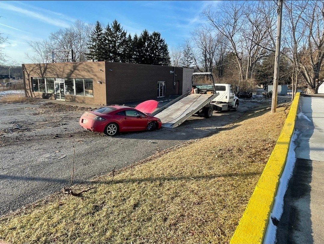 One taken to hospital after high-speed chase that ended in Mahoning Avenue crash