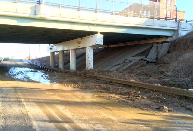 Mudslide closes Madison Avenue Expressway ramp in Youngstown - WFMJ.com