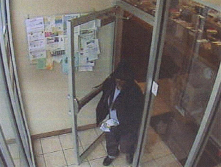 Girard police release surveillance photos of alleged bank robber