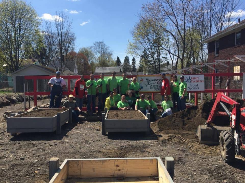 Volunteers get Youngstown Inner City Gardens ready for planting season