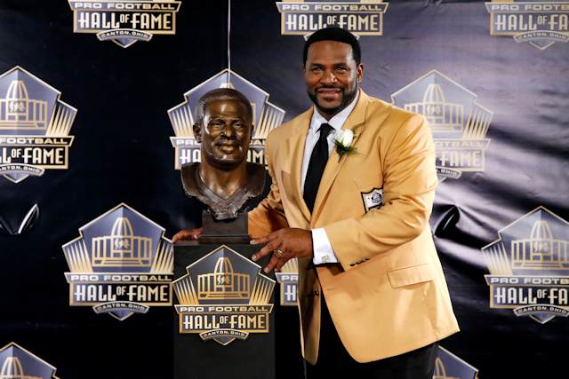 Steelers great Jerome Bettis enters Hall of Fame 